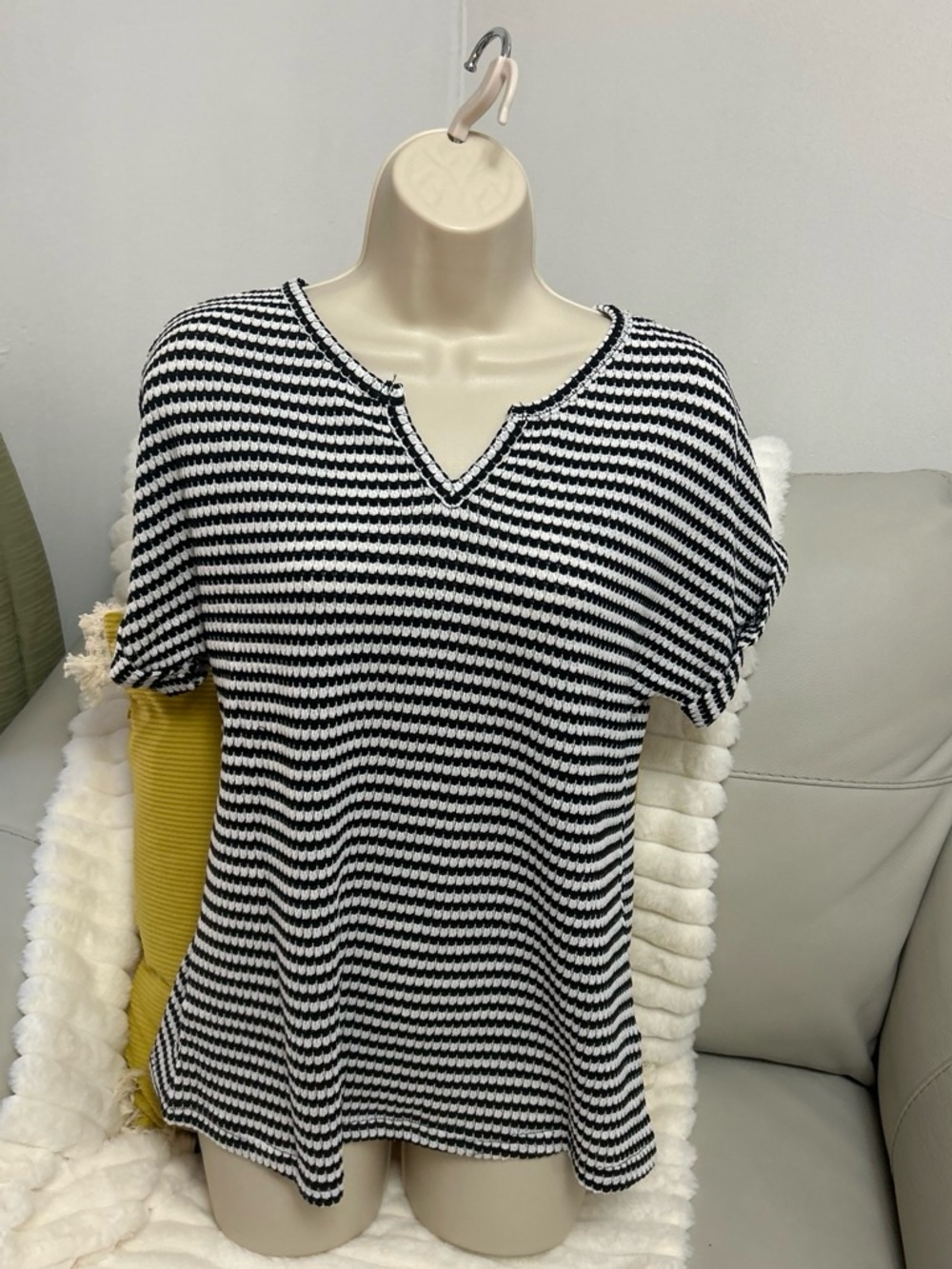 Women’s Black & White Striped Short Sleeve V-Notch Knit Top